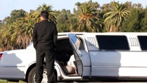 Some-Practical-Tips-to-Rent-a-Limo-Service-for-Prom-on-bridgetownherald